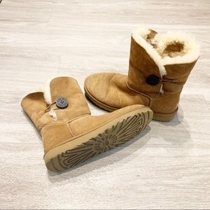 UGG Bailey Button Boot Chestnut Brown